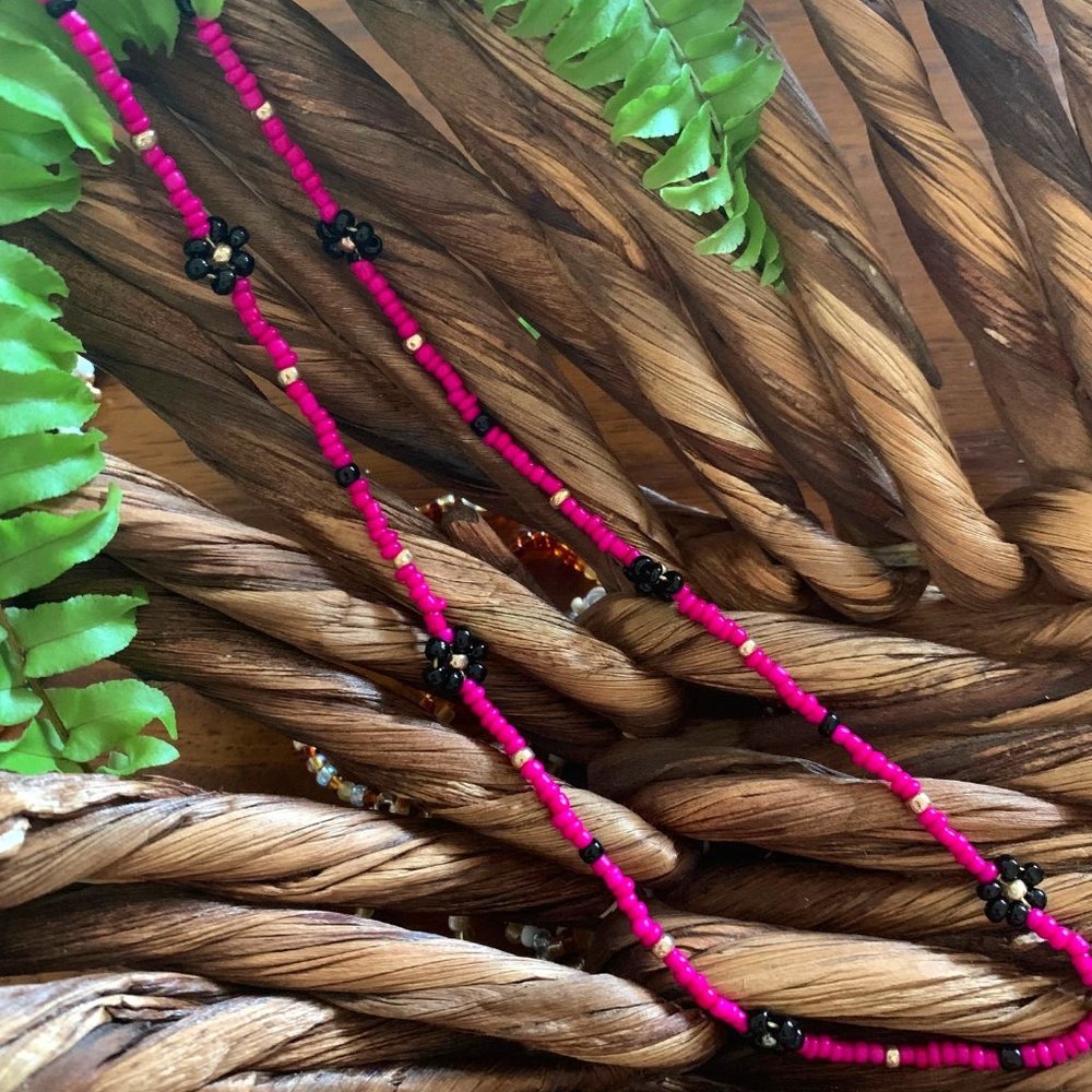 Boho Happy Daisy Necklace - Fuschia Pink+Black
